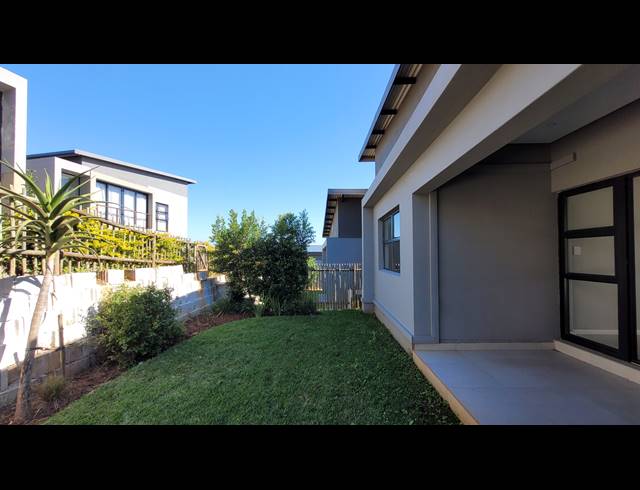 2 BEDROOM TOWNHOUSE TO LET IN PALM LAKES ESTATE